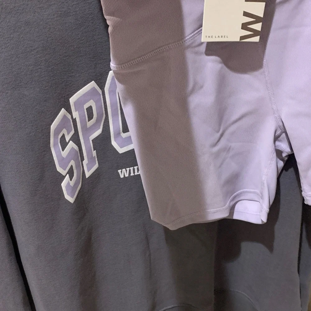 NEW!! WILO Sweatshirt and Shorts Outfit - Picture 2 of 6